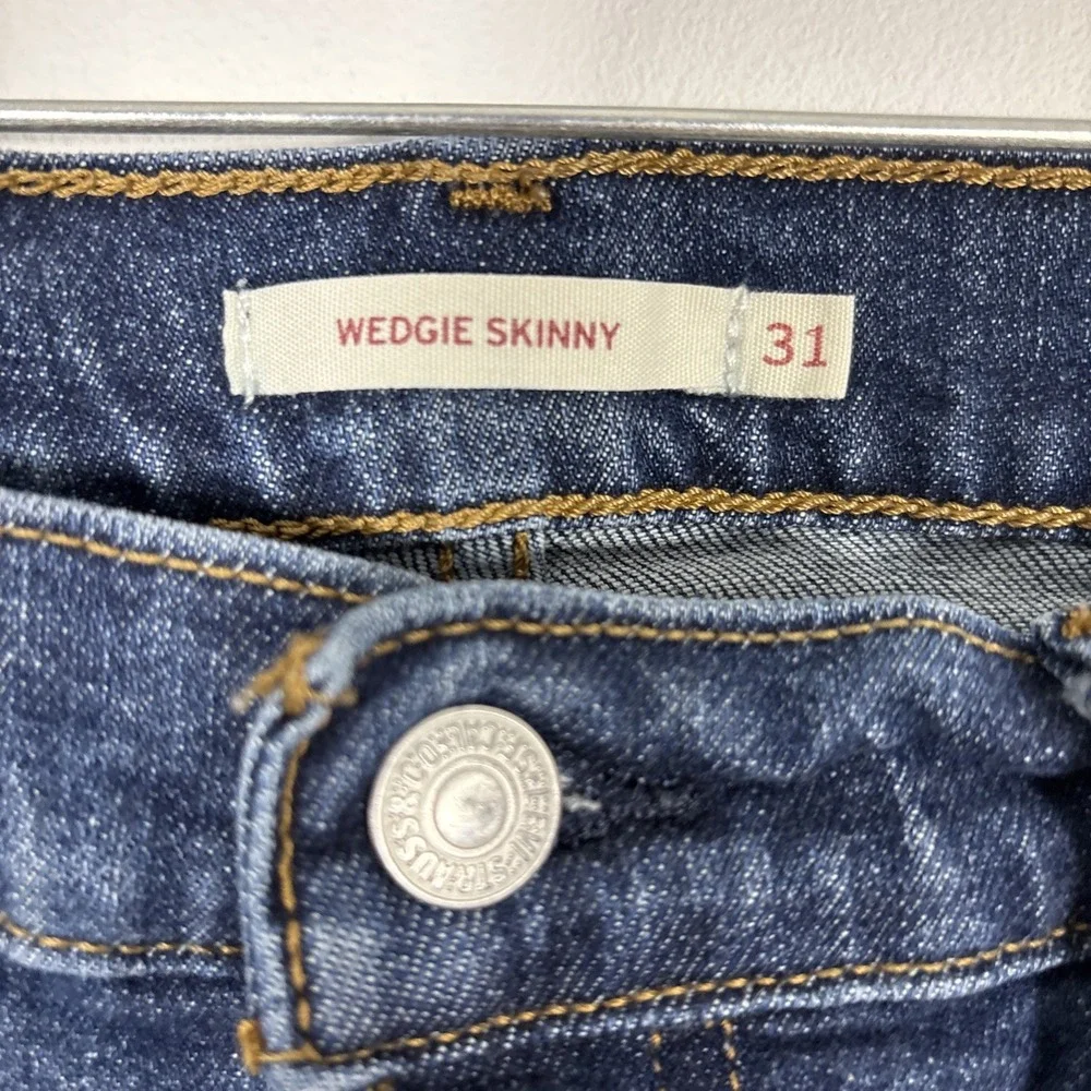 Levi's Wedgie Skinny Jeans Denim High Rise Button Fly Raw Hem Size 31 Cheeky